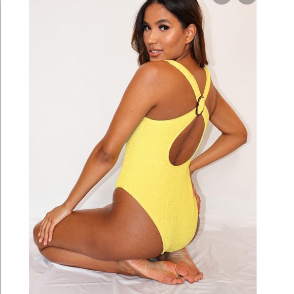 ✨HP✨ Missguided Crinkle Yellow Twist Back One Piece Swimsuit NWT - Picture 5 of 8